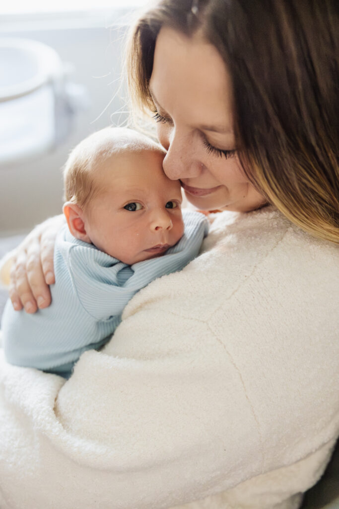 Mom and newborn in-home newborn photo session in Chicago by Taylor Lynn Studios